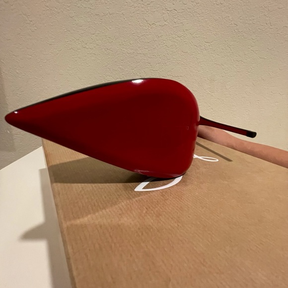 Louboutin So Kate - Picture 7 of 10